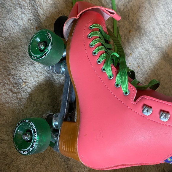 Moxi Beach Bunny Watermelon Quad Roller Skates! - Picture 4 of 7